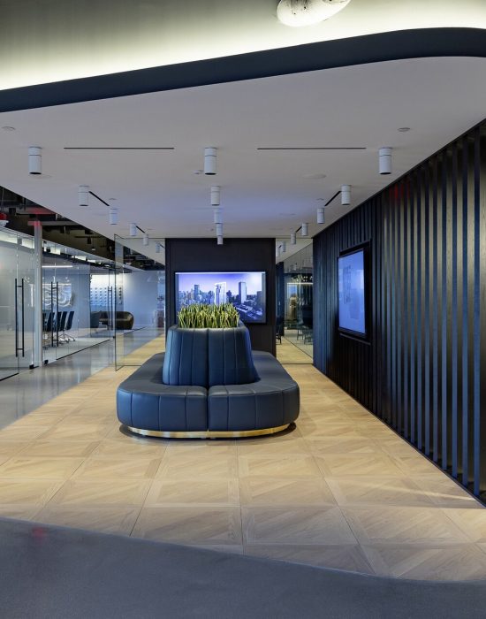 55104-EICHE Tafelparkett A gebürstet weiss geölt_Copyright_Neil Alexander-mafi.com